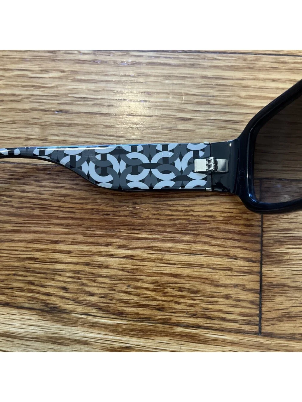 Coach S2009 Women's Rectangle Sunglasses Black Logo Frame Gray Gradient UV400